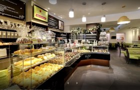 Köstlichkeiten aus der Vitrine!, © Herwig Gasser GmbH Köstlichkeiten aus der Vitrine!, © Herwig Gasser GmbH