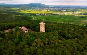 SS_Kaiser-Franz-Josephs-Jubiläumswarte am Harzberg, © Sascha Schernthaner_Wienerwald Tourismus Harzbergturm