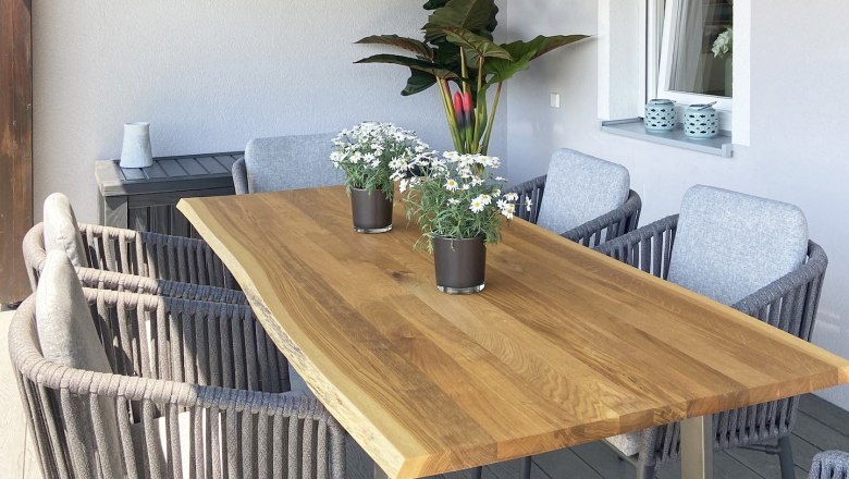 Tisch auf der Terrasse, © Kay Haderer Tisch auf der Terrasse, © Kay Haderer