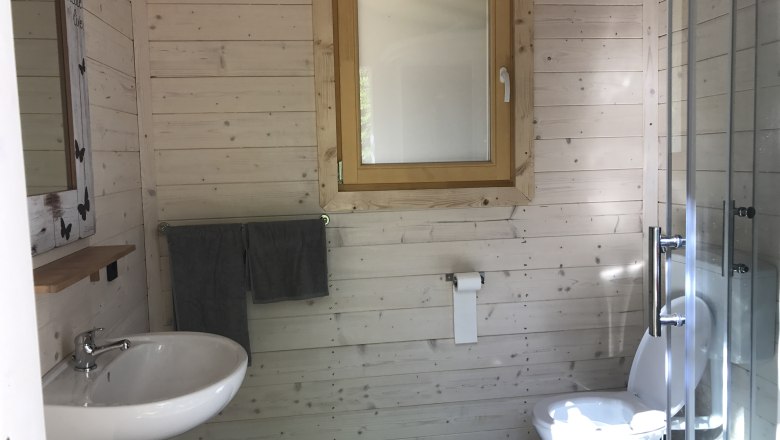 Großzügige Dusche, Waschbereich und Toiletten, © Christoph Rahofer Großzügige Dusche, Waschbereich und Toiletten, © Christoph Rahofer