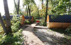 Schlaffassdorf in Tattendorf, © Reinhardt Judt Schlaffassdorf in Tattendorf, © Reinhardt Judt