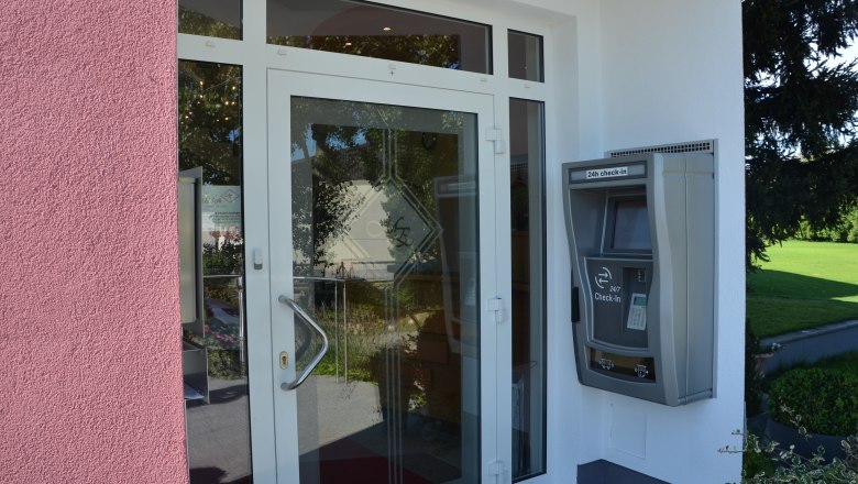 24h-check-in-terminal, © Hotel Maria 24h-check-in-terminal, © Hotel Maria