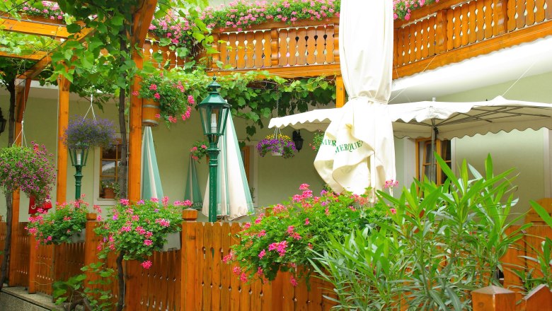 Gastgarten Weingut Niegl, &copy; Gisela Plank / www.informativ.cc