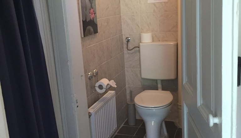 Stylish WC in the former railroad attendant's apartment, &copy; M. Schorn