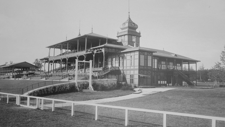 Rennbahntrib&uuml;nen, &copy; Marktgemeinde Kottingbrunn