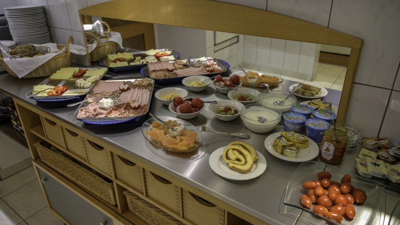 Reichhaltiges Fr&uuml;hst&uuml;cksbuffet, &copy; Studeny