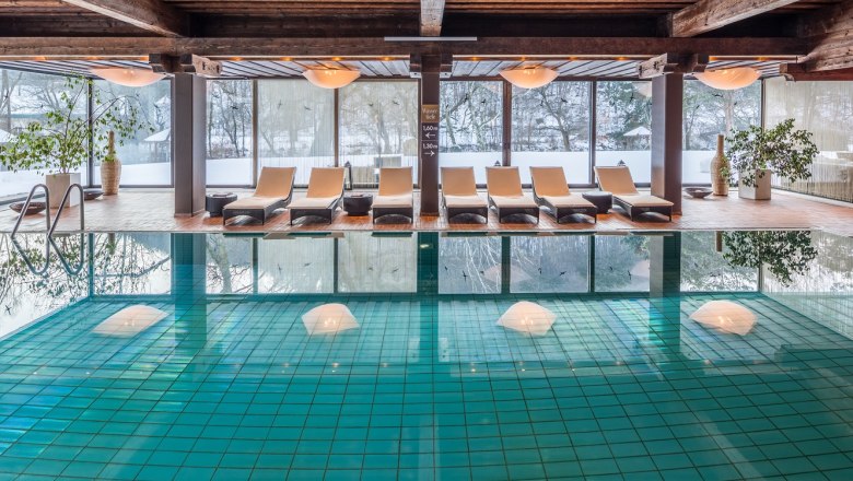 Indoor swimming pool, © "Adam Griffith“_Stockfoto_Krainerhütte_Stefan Brunbauer  Willy Lehmann Markenagentur