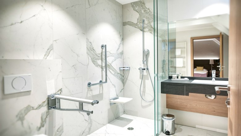 Badezimmer - barrierefrei, &copy; 2023_Hotel Turmhof
