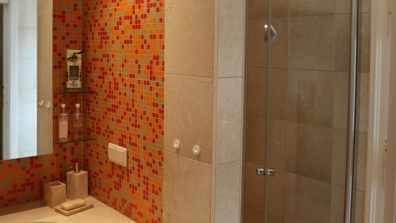 Bathroom, &copy; Elisabeth Hobik