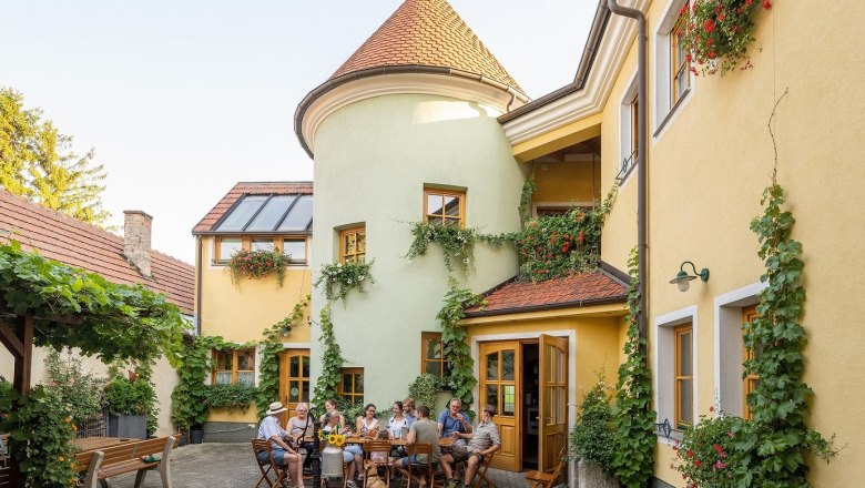 Inner courtyard, Herzog Winery, Brunngasse, Bad V&ouml;slau, &copy; Ployer Johann