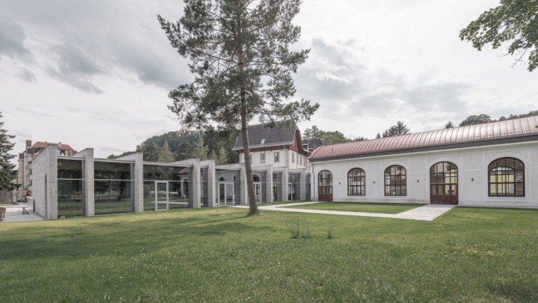 Glass Salon Neuhaus - View from the garden, © Baukooperative