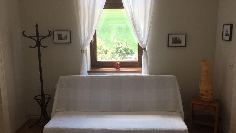 Sofa bed in the former railroad attendant's apartment, &copy; M. Schorn