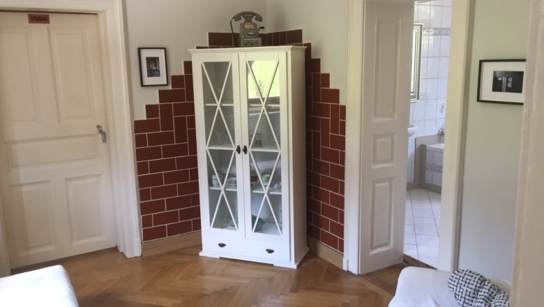 Lovingly decorated former railroad caretaker's apartment, &copy; M. Schorn