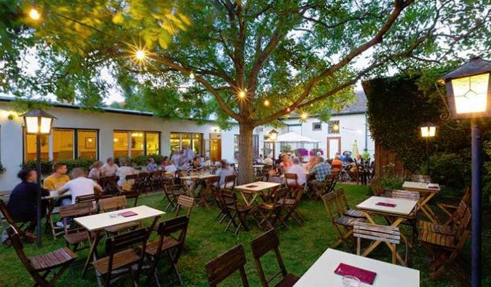 Gem&uuml;tlicher Gastgarten, &copy; weinbau steiner