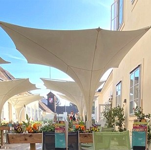 Bl&uuml;hender Gastgarten, &copy; Herwig Gasser GmbH