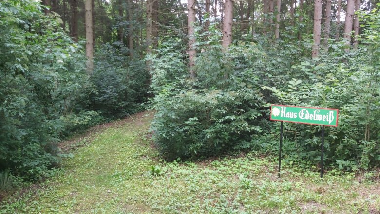 House Edelweiss Signpost, &copy; Haus Edelweiss