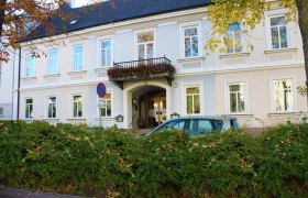 Frontansicht Pension Wienerstub'n, &copy; Schwertf&uuml;hrer Christian