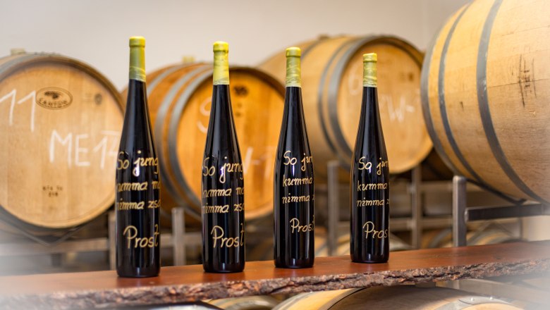 Magnum - Labeled, © Charly Steiner