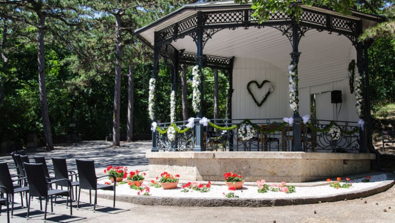 decorated pavilion, &copy; Silke Ebster