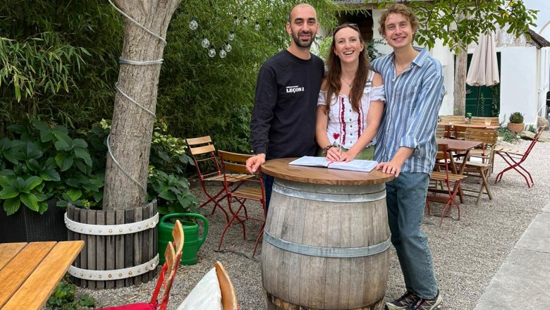 Gastgarten mit Team, &copy; Maria Gerland