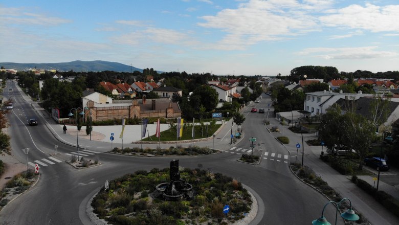 Ortseinfahrt Kottingbrunn, &copy; Wolfgang Machain