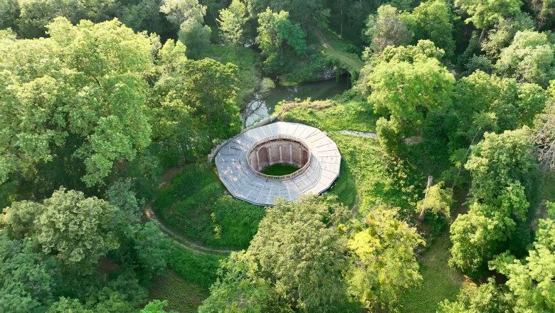 Tempel der Nacht Luftbild, © Schloss Schönau Management KG