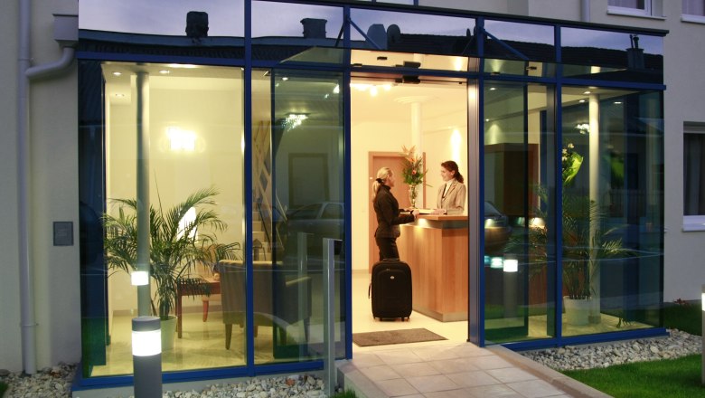 Rezeption, &copy; City Hotel M&ouml;dling