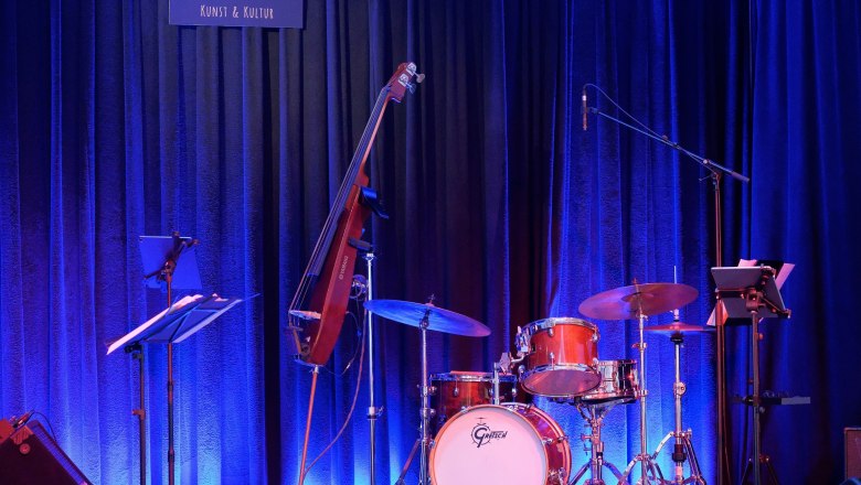 HOB i RAUM B&uuml;hne kurz vor Konzertbeginn, &copy; HOB i RAUM