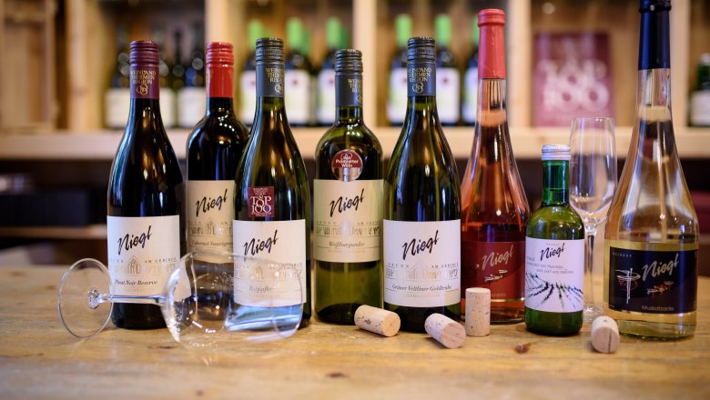 Weine des Weinguts Niegl, &copy; Hermann Henzl